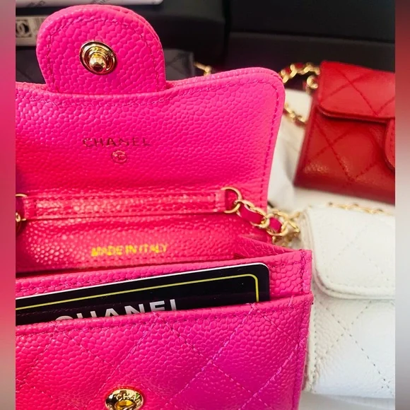 💕Chanel bright pink Mini Quilted Bag with Gold Chain - Picture 2 of 10
